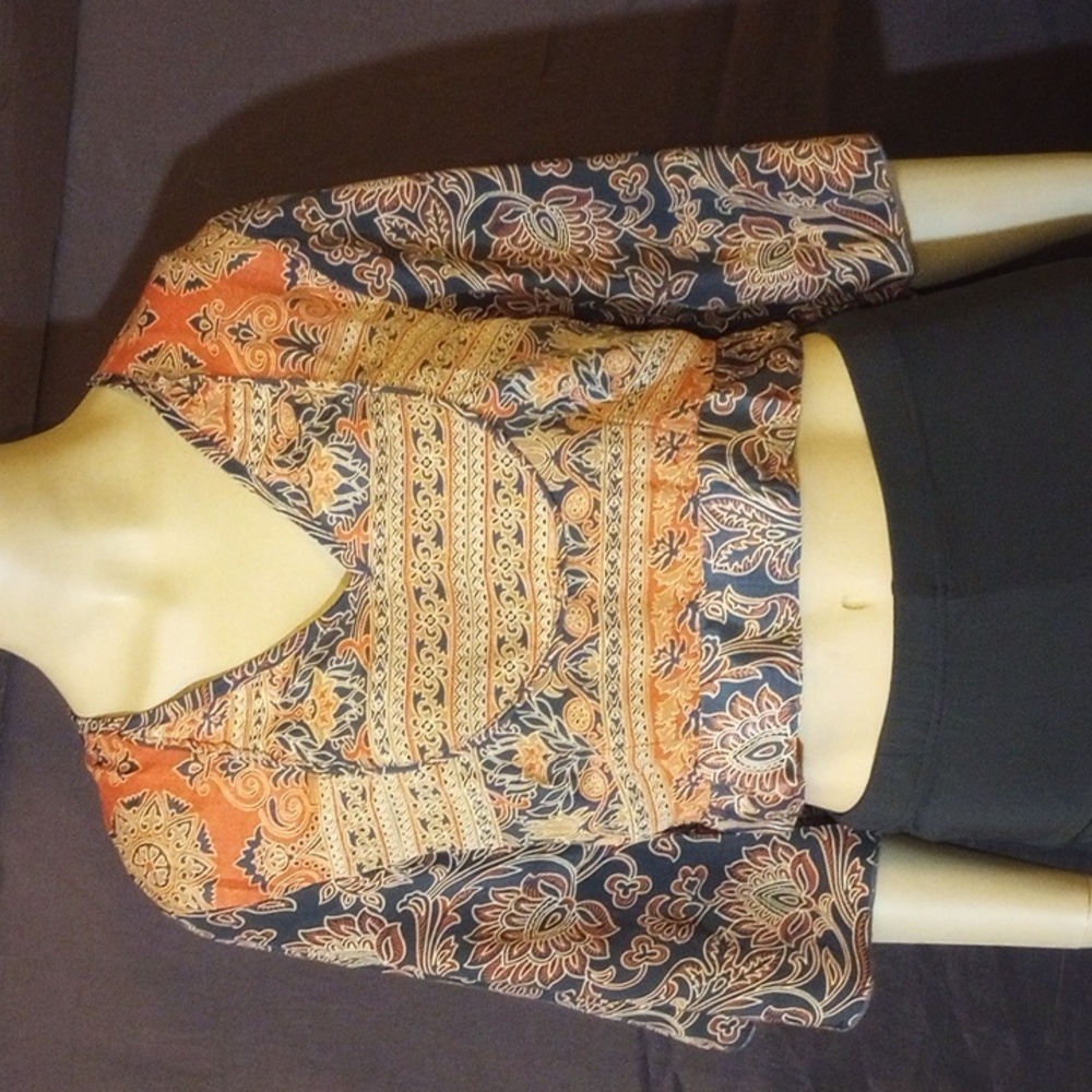 Earthbound Medium silky crop top